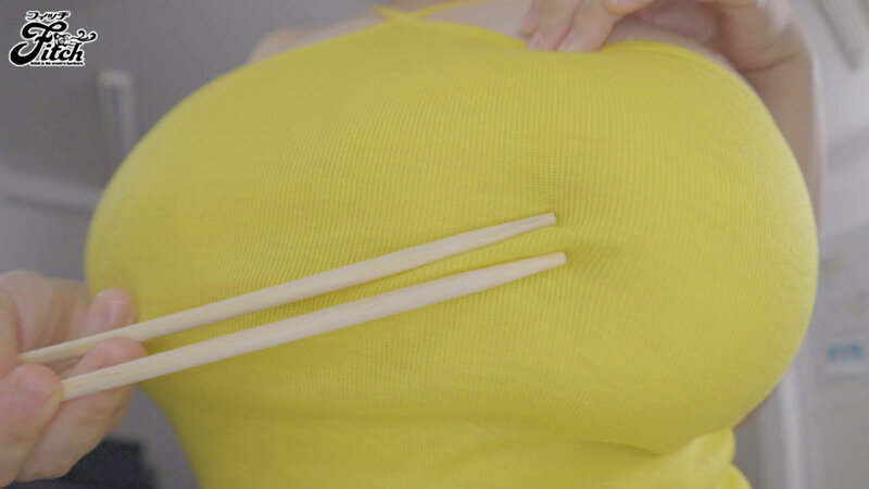 「ドエロい姿で男を漁りまくる超絶Kカップ肉食配達員の潮吹き絶頂フードデリバリーSEX！ 優月まりな」のサンプル画像2枚目