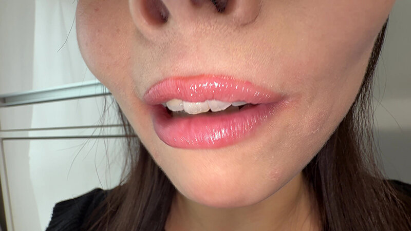 「【個人撮影】原美織の舌ブラシで「汚舌苔」採取」のサンプル画像8枚目