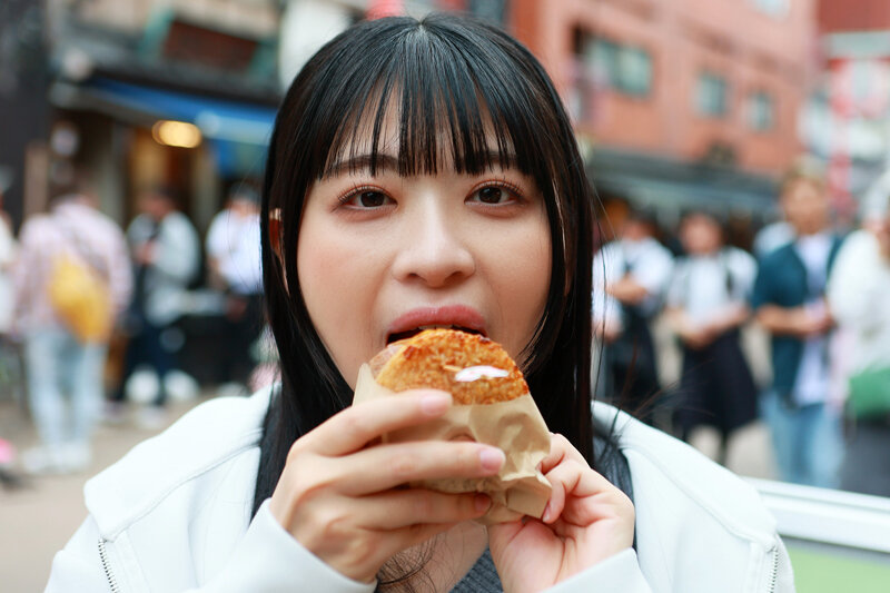 「天然爆乳田舎娘のノーブラ東京観光～杏奈ちゃん（Gカップ・97cm） 花柳杏奈」のサンプル画像6枚目