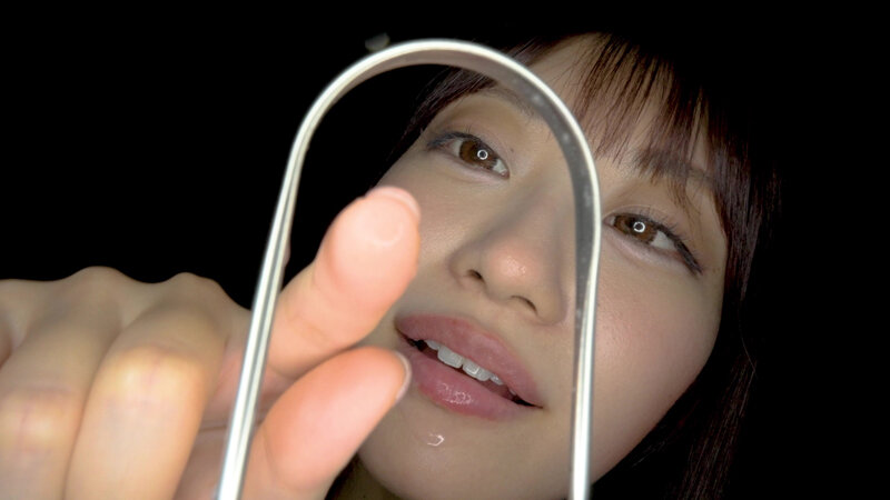 「【個人撮影】笠木いちかの口内観察 舌を磨いて指しゃぶって開口器で口内見せながら喜悦（よが）る」のサンプル画像14枚目
