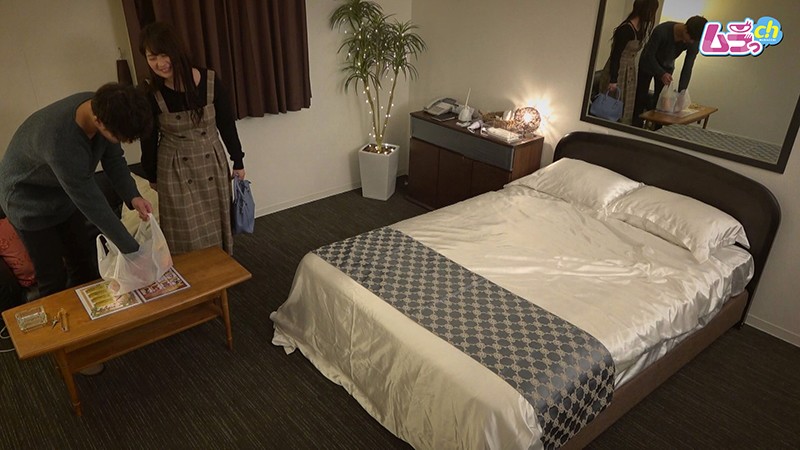 「ニンゲン観察 最初から互いを意識しヤリたくてヤリたくて仕方がなかった男女が、合コンを抜け出しホテルでワンナイトセックス」のサンプル画像1枚目