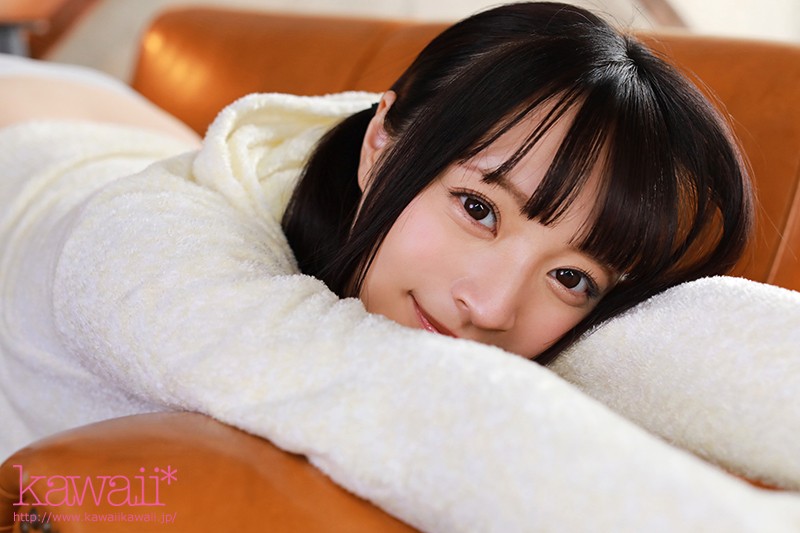 「「私にセックス教えてください」 満点笑顔に心を奪われる卒業したばかりの18歳 清宮すず AVデビュー」のサンプル画像3枚目