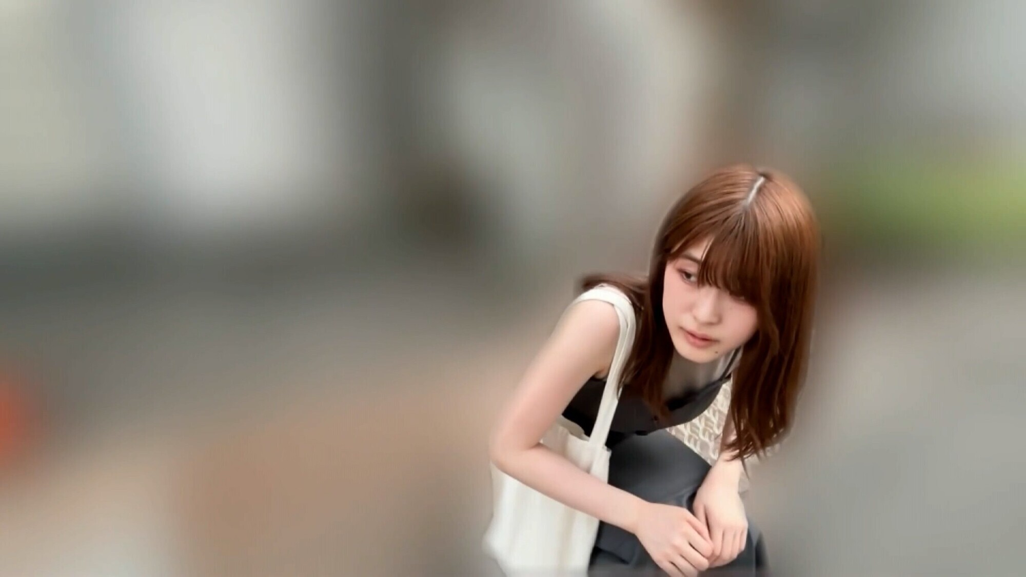 「高城なぎさちゃんとリモバイ散歩!街中で絶頂恥辱プレイ!」のサンプル画像11枚目