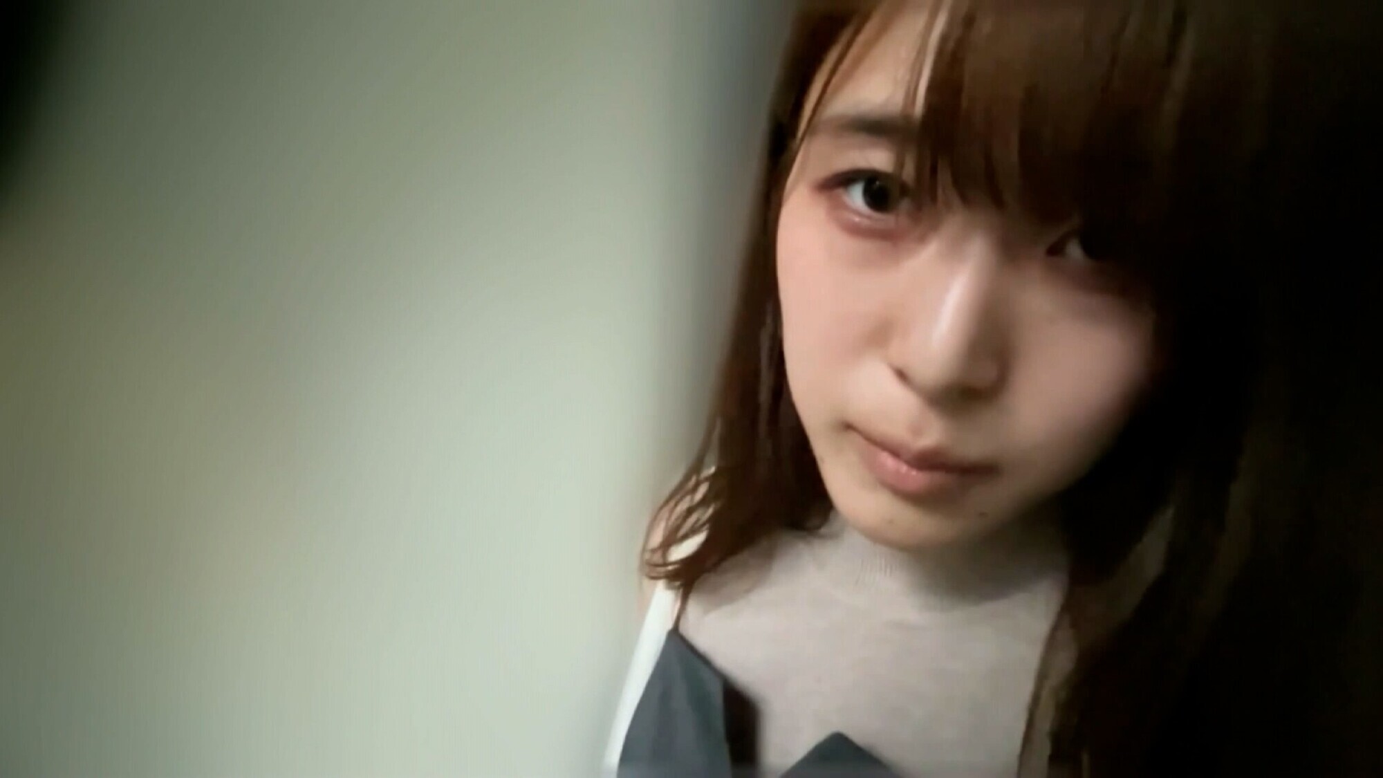 「高城なぎさちゃんとリモバイ散歩!街中で絶頂恥辱プレイ!」のサンプル画像20枚目