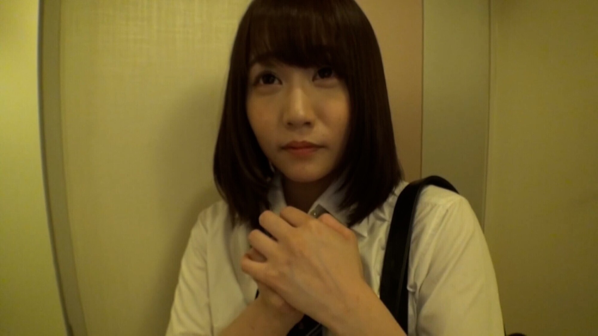 「あどけない笑顔の黒髪ショートボブの純情乙女に競泳水着を着せてコスプレ変態中出しSEX!」のサンプル画像1枚目