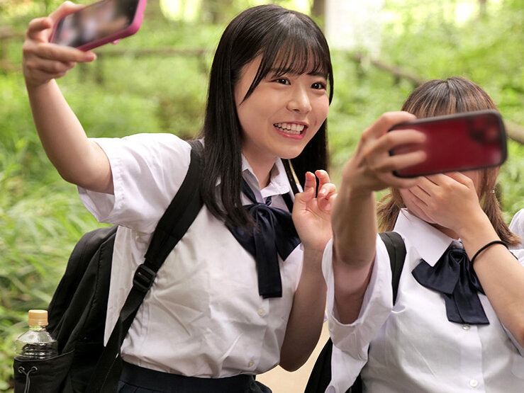 「巨乳コンプレックス女子●生がムチムチ巨乳女教師に乳首イキを仕込まれる強●わいせつレズ修学旅行」のサンプル画像2枚目