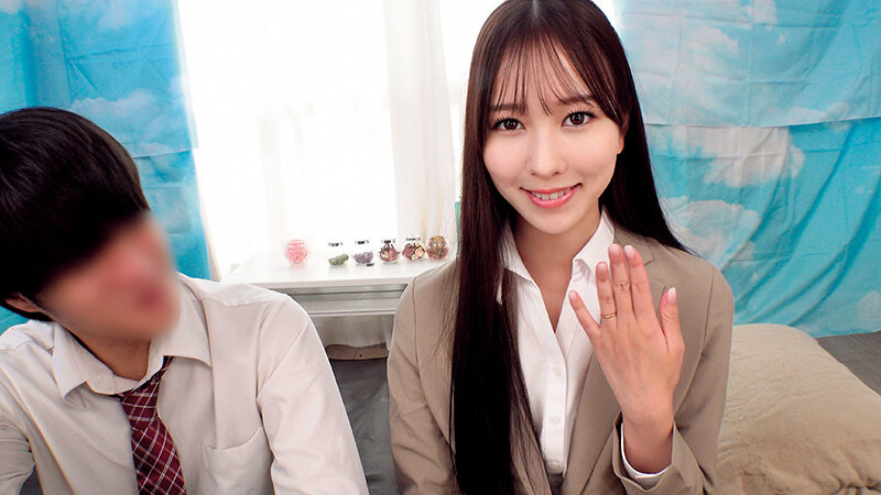 「男女の友情は性欲に負ける 女上司 既婚と部下が全身ぬるべちょオイルエステ素股体験 人妻上司とのエチエチオイルマッサージ 意識し合う男女 びちょぬるマ〇コ&勃起チ〇ポをグチュグチュ擦り合わせる男女はスケベ本能の剥き出しでヌルっとNTR挿入してしまうのか」のサンプル画像1枚目