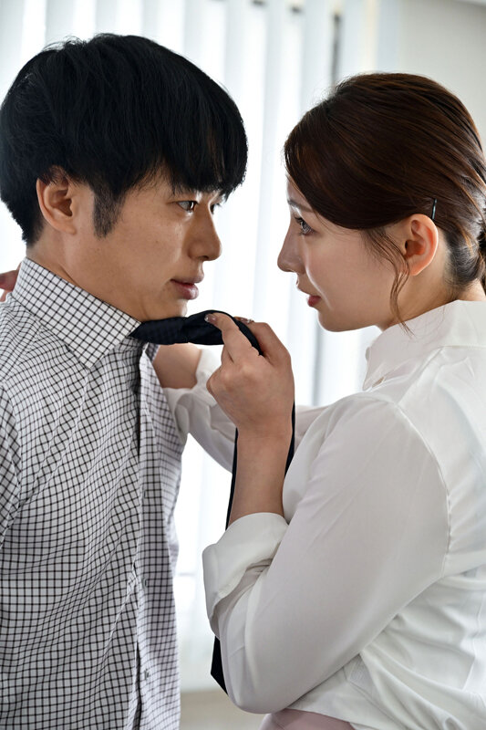 「【Nia(伊東める)】美少女女子大生が乱交3P中出しアクメ!夫の前で寝取られる衝撃NTR」のサンプル画像4枚目