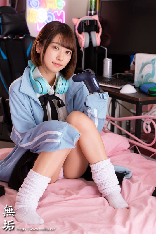 「いつでもおま×こ使い放題！ ゲームしながら自由にハメさせてくれるドスケベ引きこもりゲーマー妹 奈築りお」のサンプル画像1枚目