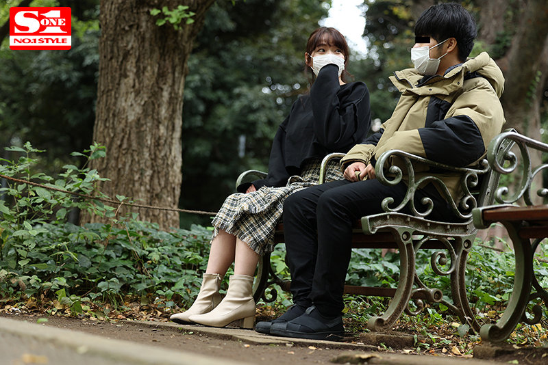 「童貞を1ヶ月でセックス中毒にさせちゃう神対応ご奉仕＆凄エロテク満載！鷲尾めいの筆おろし同棲ドキュメント」のサンプル画像1枚目