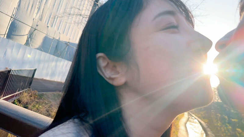 「押しに弱そうな同じ職場のおっとり美人シングルマザー小野坂ゆいかをラブホに誘ったら笑顔で射精テクを見せてくる隠れムッツリで、ドライブした後彼女から2件目のラブホを誘われ何度も中出しを求められた」のサンプル画像12枚目