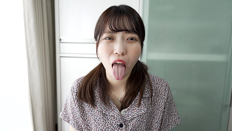 「【水月みお】美人お姉さんを街頭ナンパ!素人感あふれる個人撮影で魅せる舌ブラシ体験」のサンプル画像2枚目