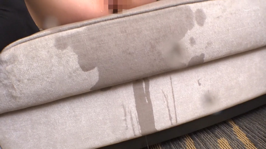 「潮吹き！！お漏らし！！放尿！！ ガチJ◯24人ハッピーシャワーBEST！！ J◯×汁物特化！！最高にヌける240分」のサンプル画像2枚目