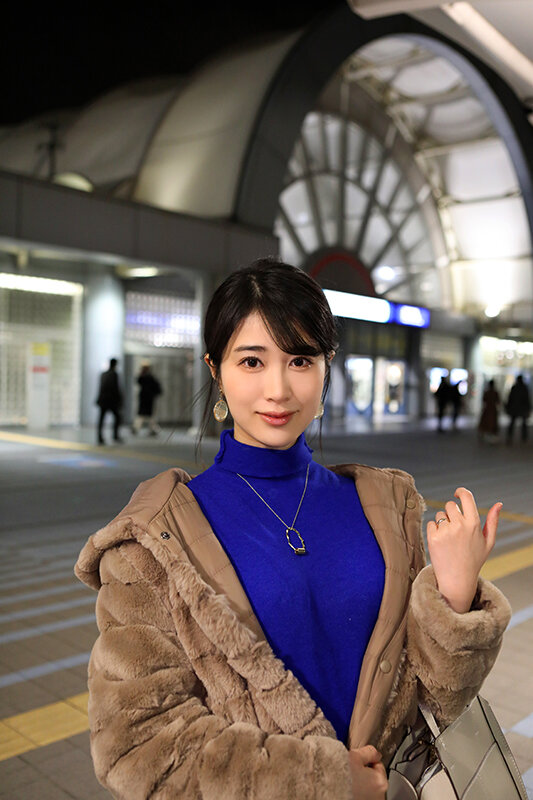 「「貴方では気持ち良くなれないから…」淡白な夫とのSEXに不満を持つ美人妻たちが新調したTバックを履いてデカチンに泥●する」のサンプル画像15枚目