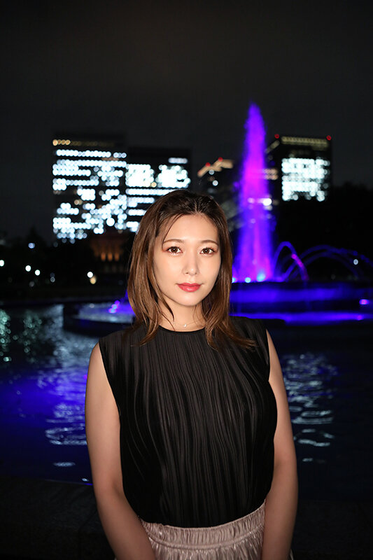 「「貴方では気持ち良くなれないから…」淡白な夫とのSEXに不満を持つ美人妻たちが新調したTバックを履いてデカチンに泥●する」のサンプル画像9枚目