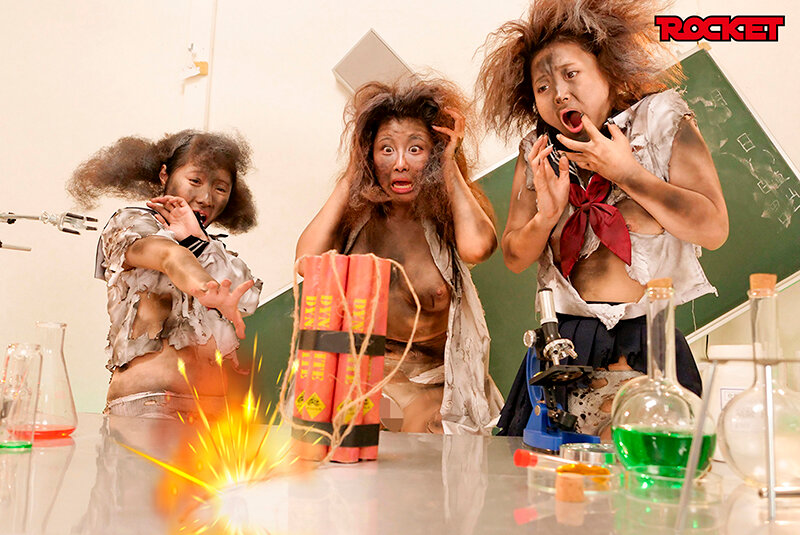 「無様エロ再び!裸より恥ずかしい爆発黒焦げ女 パート2 理科の実験完全版」のサンプル画像8枚目