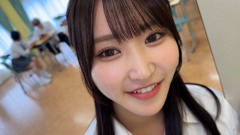 「【素人カップル】女子校生が校内でイタズラからフェラ・中出しまで 流出した学内デート映像」のサンプル画像2枚目