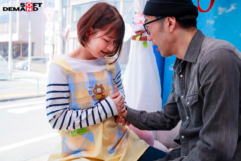 「マジックミラー号 母性溢れる保育士さん限定！「おっぱい吸わせてマザコン男子のママ離れをサポートしませんか」乳離れのできない童貞くんを赤面筆おろしのはずが…実は絶倫AV男優で激ピストンで無許可中出し！！」のサンプル画像6枚目