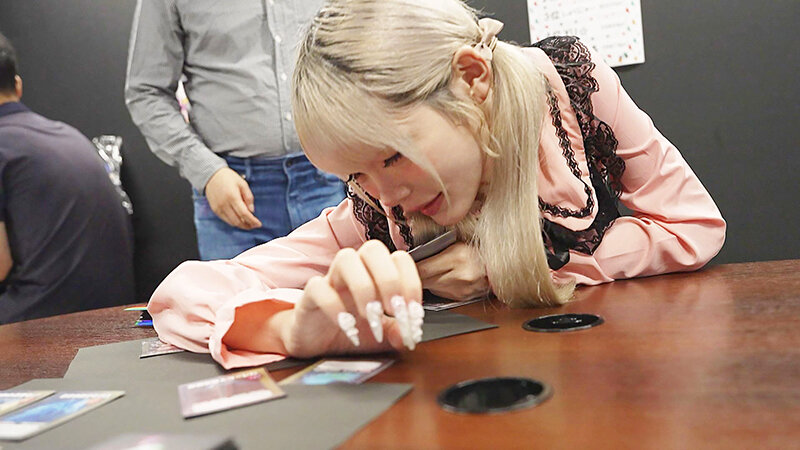 「キモオタの性処理係 カードゲームで負けてオタク達のいいなりオナホとなったオタサーの姫 れい 美澄玲衣」のサンプル画像7枚目