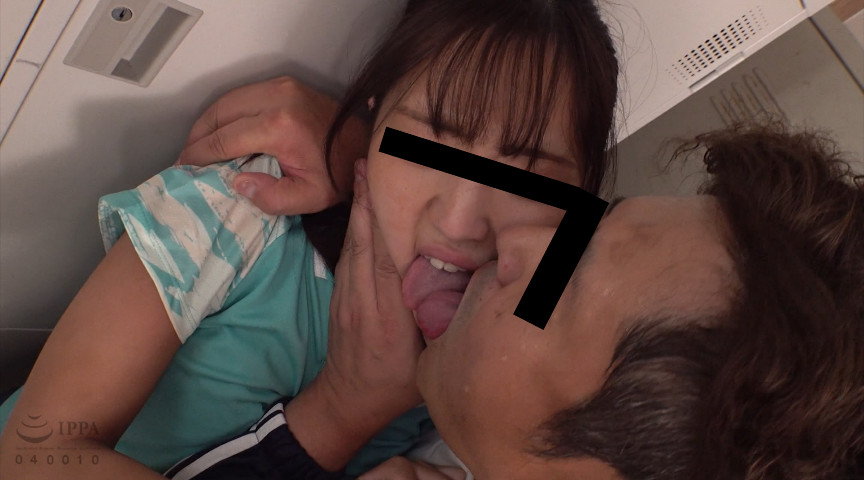 「IBW厳選 悪質指導者による美少女わいせつ記録映像集4時間」のサンプル画像1枚目