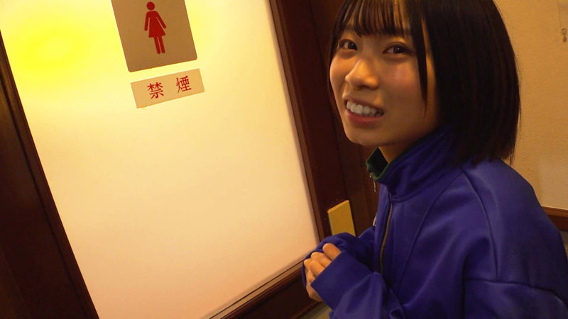 「「絶対に人前でお漏らししたらダメだからね！」ウブな部活女子校生が敏感過ぎて潮とおしっこまき散らしデート【汁無双 2】 佐野なつ」のサンプル画像13枚目