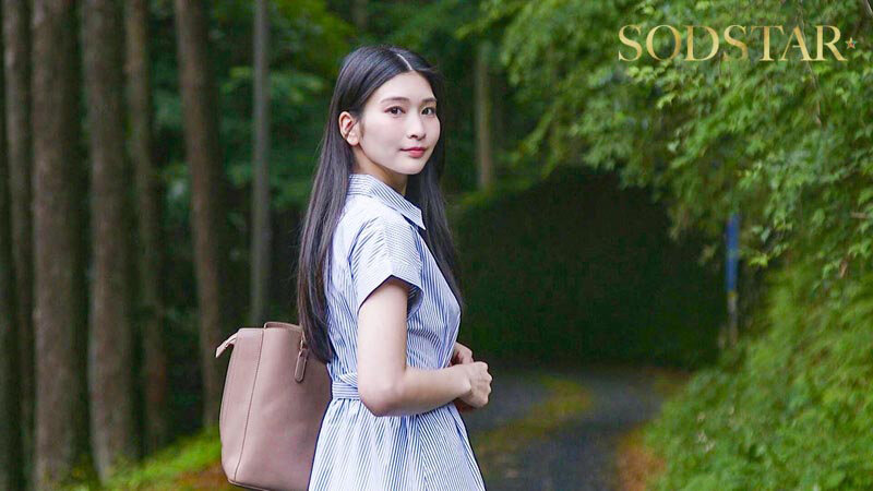 「3日後にウェディングドレスを着る従姉 婚前最後の帰省中貸したままだった僕のタンクトップを着ている姿に15年募らせていた欲望が暴発した2日間 本庄鈴」のサンプル画像19枚目