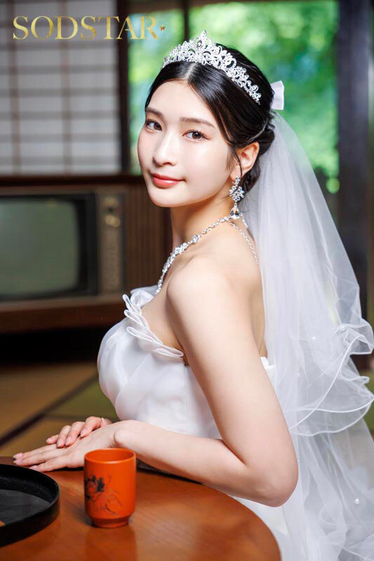 「3日後にウェディングドレスを着る従姉 婚前最後の帰省中貸したままだった僕のタンクトップを着ている姿に15年募らせていた欲望が暴発した2日間 本庄鈴」のサンプル画像2枚目