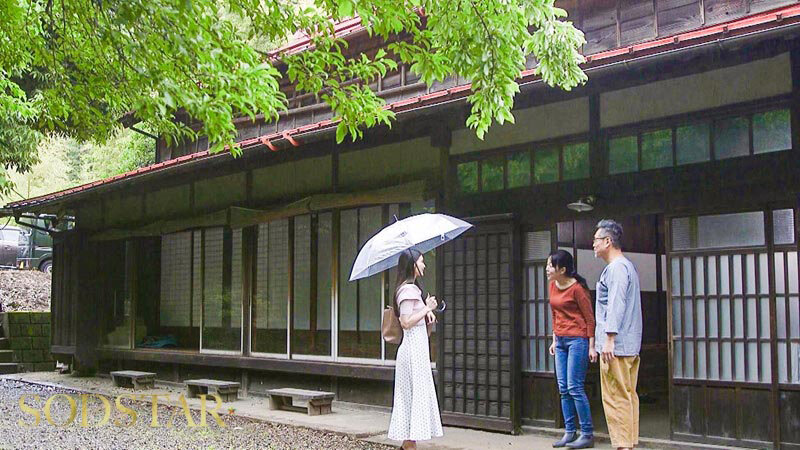 「3日後にウェディングドレスを着る従姉 婚前最後の帰省中貸したままだった僕のタンクトップを着ている姿に15年募らせていた欲望が暴発した2日間 本庄鈴」のサンプル画像3枚目