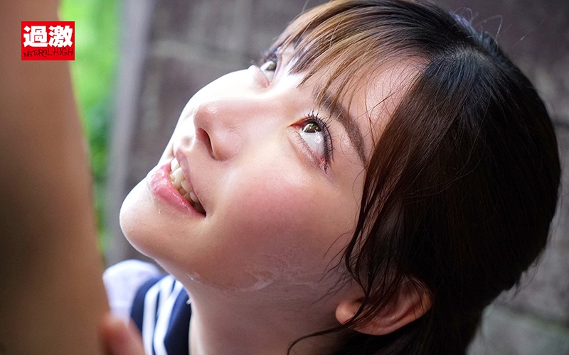 「こんな野外で？！顔射後も止めない突然の笑顔しゃぶりで連続2回おねだり女子○生SP 深田えいみ」のサンプル画像13枚目