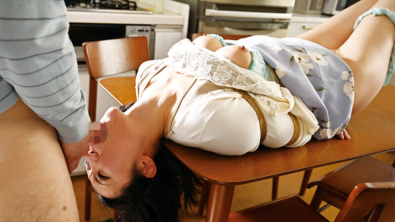 「人妻緊縛調教3 隠れていたマゾヒズムを強●的に開花され、アブノーマルな快楽に溺れていくドM妻たち 身も心も縛られた完堕ち人妻 12人4時間 中出し地獄」のサンプル画像10枚目