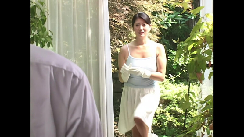 「笠原みづえが魅せる禁断の近親相姦ドラマ｜巨乳熟女お母さんの艶めかしい姿」のサンプル画像1枚目