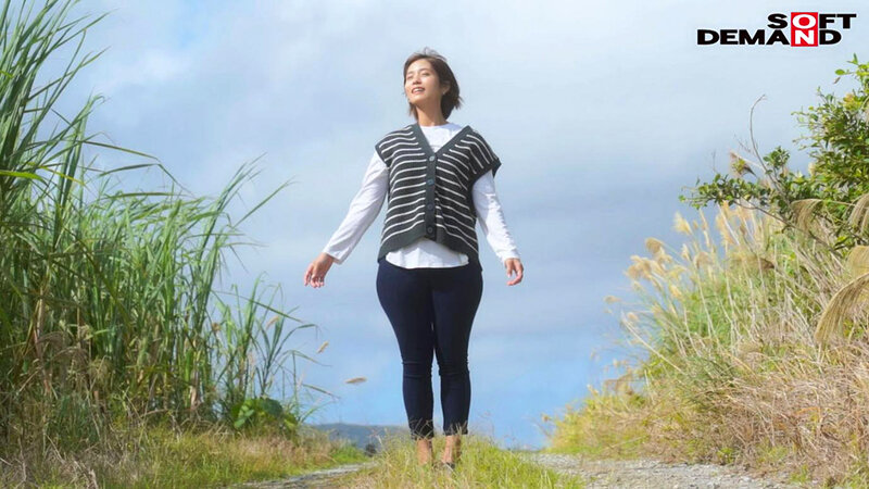 「沢山出る母乳で3児を育てるママさんバレーガチ勢の島人 玉城夏帆 29歳 地元沖縄でAV DEBUT」のサンプル画像6枚目