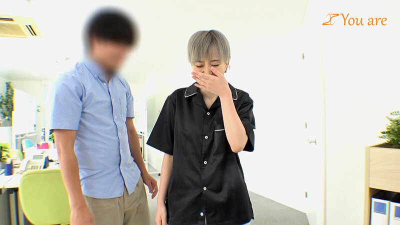 「タレント志望の関西弁な銀髪ボーイッシュFカップ女子!AV面接で即日ハメて腹奥まで突かれてイキ狂う! 沢尻ウタ」のサンプル画像2枚目