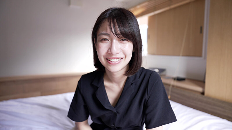 「【湊波流】素人お姉さんをナンパ!舌ブラシで汚舌苔採取する個人撮影動画」のサンプル画像1枚目