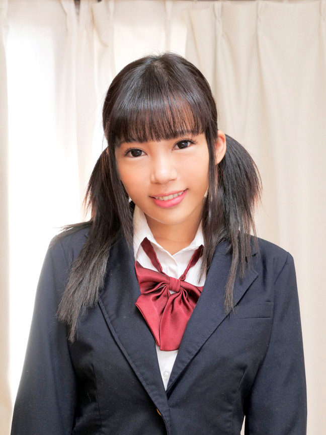 「●ている女●●生の妹にイタズラしていたら逆に生ハメを求められて、もう発射しそうなのにカニばさみでロックされて逃げられずそのまま中出し！」のサンプル画像2枚目