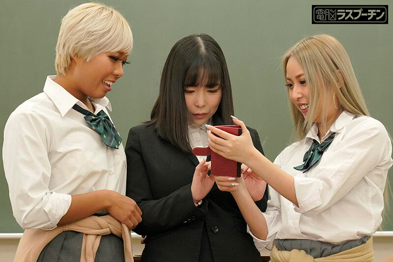「ギャル生徒の両乳首舐め快楽アクメに屈して2人のレズペットになり下がる爆乳女教師 吉根ゆりあ NATSUKA 有星あおり」のサンプル画像2枚目
