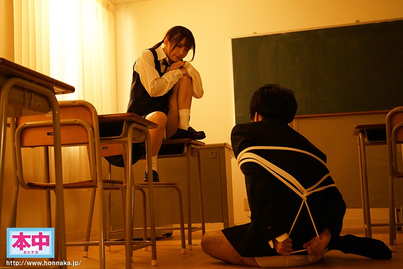 「プールの授業中に小悪魔同級生にいじめられて水の中で射精させられる
心の根っこが壊れてる二人は、S女M男のままどんどんおかしくなっていく…」のサムネイル