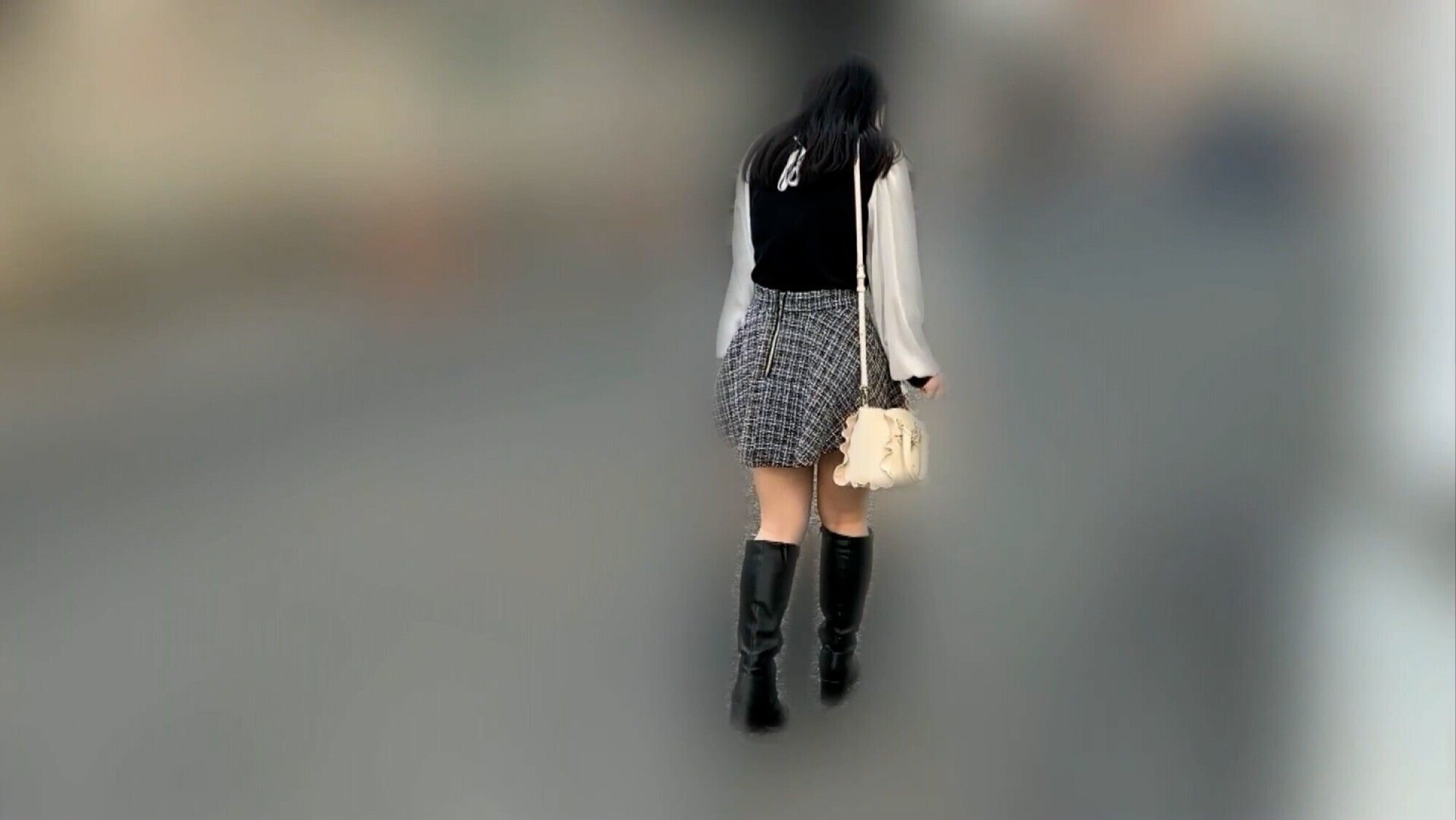 「愛川夢奈ちゃんとリモバイ散歩!街中で絶頂恥辱プレイ!」のサンプル画像14枚目