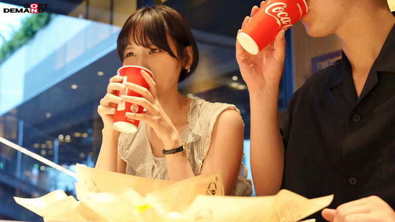 「はじめての筆下ろしデート！SOD女子社員を 1 日貸切！！童貞君と外でいっぱいキスして朝から晩までイチャLOVE密着しまくったSEXドキュメント！！！ 柴崎はる」のサンプル画像8枚目