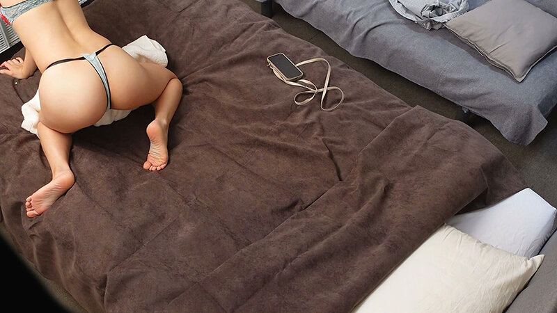 「覗き見 ビジネスホテル侵入 無防備オナニー美乳OL」のサンプル画像6枚目