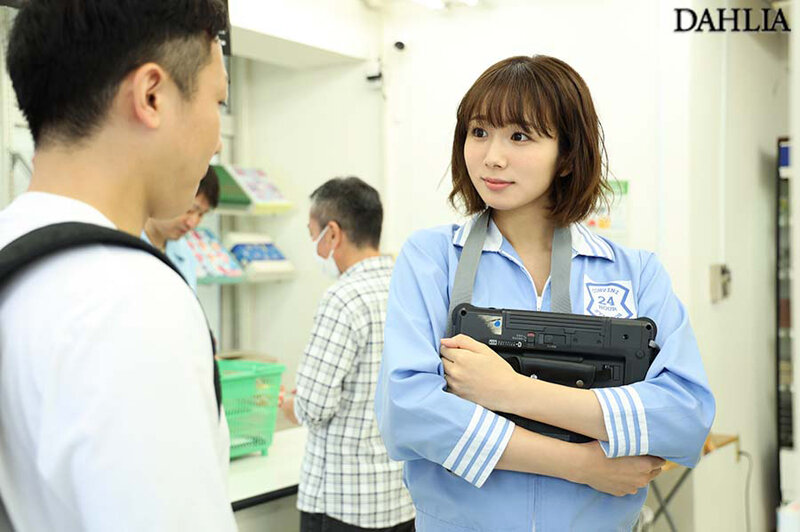 「6/21(水)10:00まで

満たされない人妻の禁断不倫SEX同じコンビニで働く男子大学生と汗だくで交わり続けた熱い夏… 穂高結花」のサムネイル