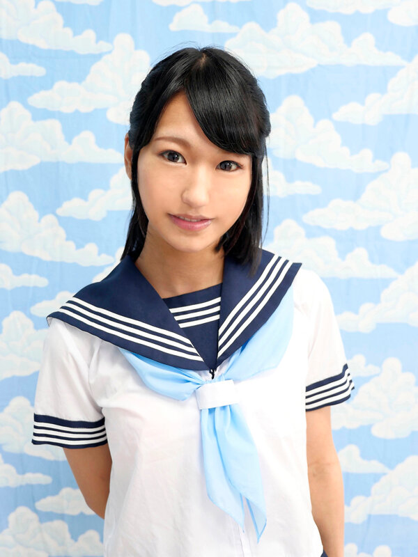 「代々木で見つけた優しい女子校生に18cmメガチ○ポを素股してもらったらこんなヤラしい事になりました。 渚ひまわり」のサンプル画像1枚目