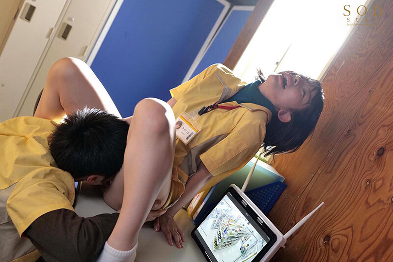 「体の相性が最高なコンビニパート主婦Mさんとは休憩2時間のショートタイム密会でも最低3回は射精（だ）せる 宮島めい」のサンプル画像4枚目