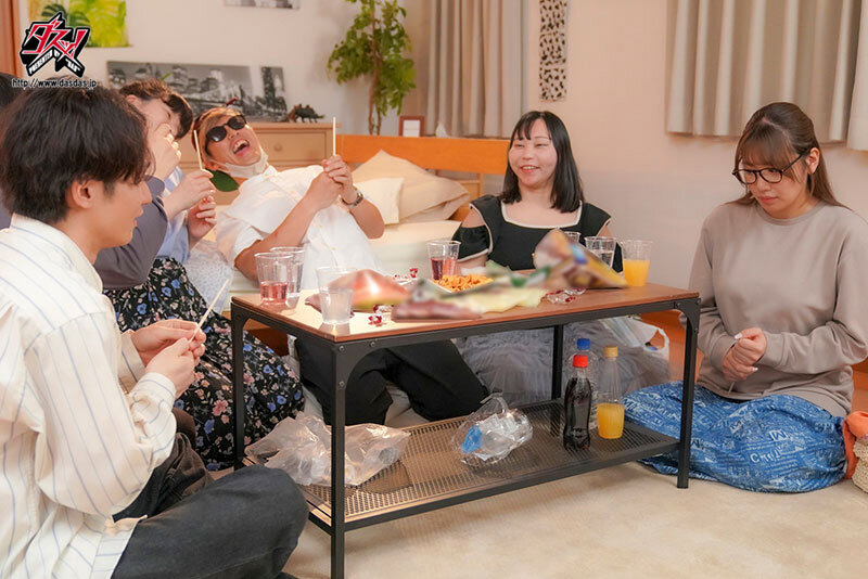 「王様ゲームで急接近した隠れ淫乱な地味巨乳と、一泊二日のラブラブ中出しセックス。 七海那美」のサンプル画像17枚目