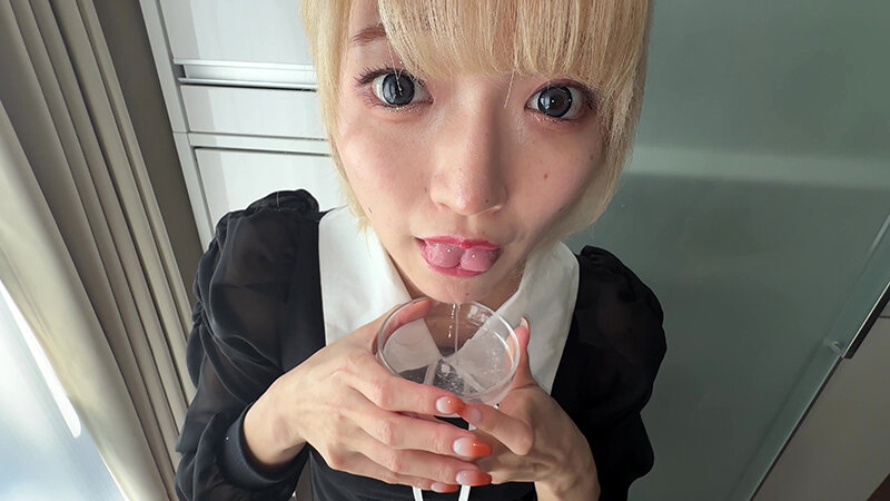 「【個人撮影】安堂はるの 舌ブラシで「汚舌苔」採取」のサンプル画像15枚目