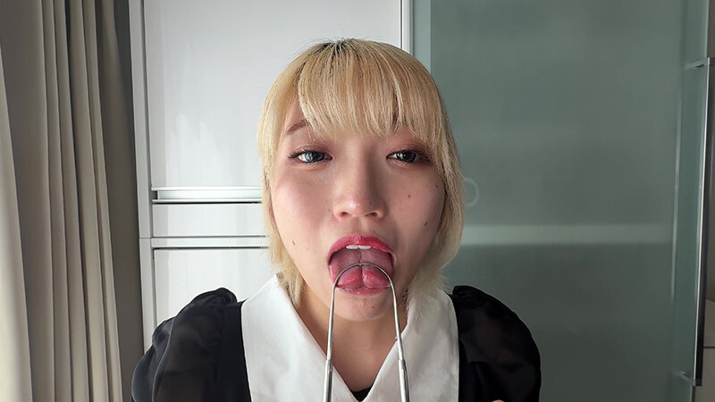 「【個人撮影】安堂はるの 舌ブラシで「汚舌苔」採取」のサンプル画像17枚目