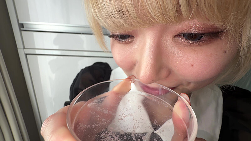 「【個人撮影】安堂はるの 舌ブラシで「汚舌苔」採取」のサンプル画像19枚目