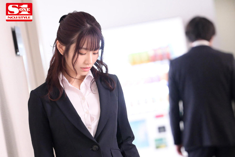 「出張先で軽蔑している中年セクハラ上司とまさかの相部屋に…朝まで続く絶倫性交に不覚にも感じてしまった私 河北彩花」のサンプル画像10枚目