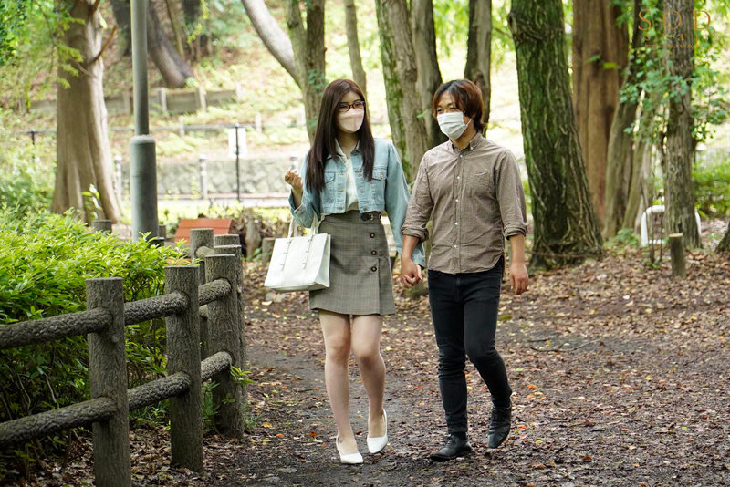 「突然のゲリラ豪雨ではじめて出来た彼女の完璧すぎるエロボディが発覚!我慢できなくなってオッパイ揉みまくり!朝までイチャイチャパコパコしまくった!! 神木麗」のサンプル画像3枚目