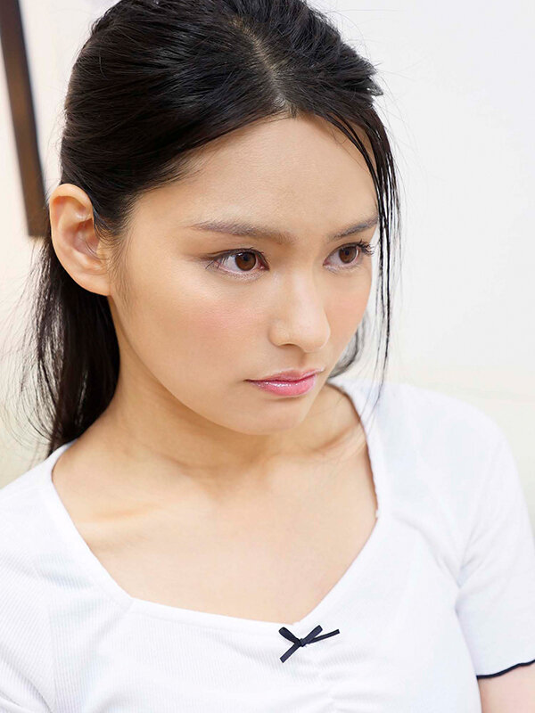 「黒瀬萌衣が人妻風俗嬢デビュー！欲求不満な若妻が中出し講習で乱れる禁断面接」のサムネイル